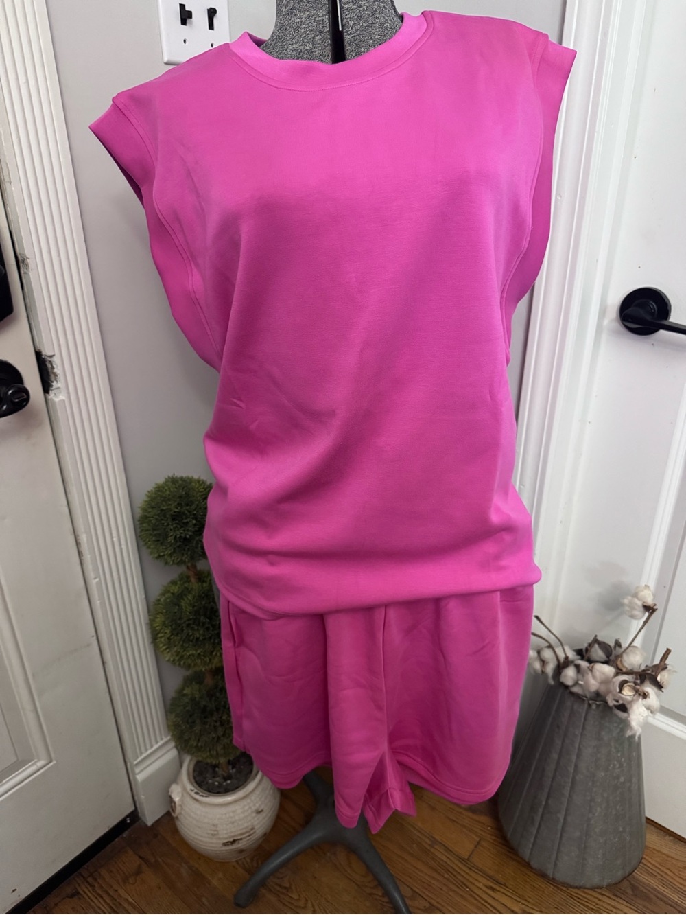 Women’s Pink Buckley Summer Cloud Top and Shorts Set Brand New Large